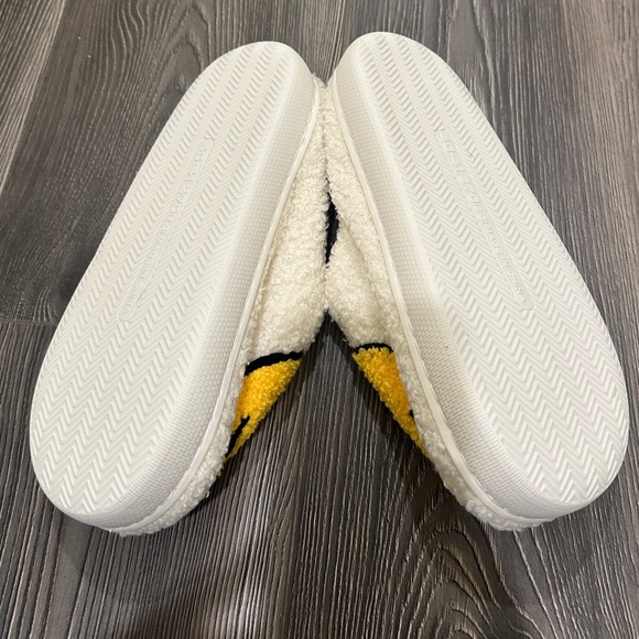 Brand new cozy slippers with smiley faces - size 6 - 7 - Picture 6 of 6